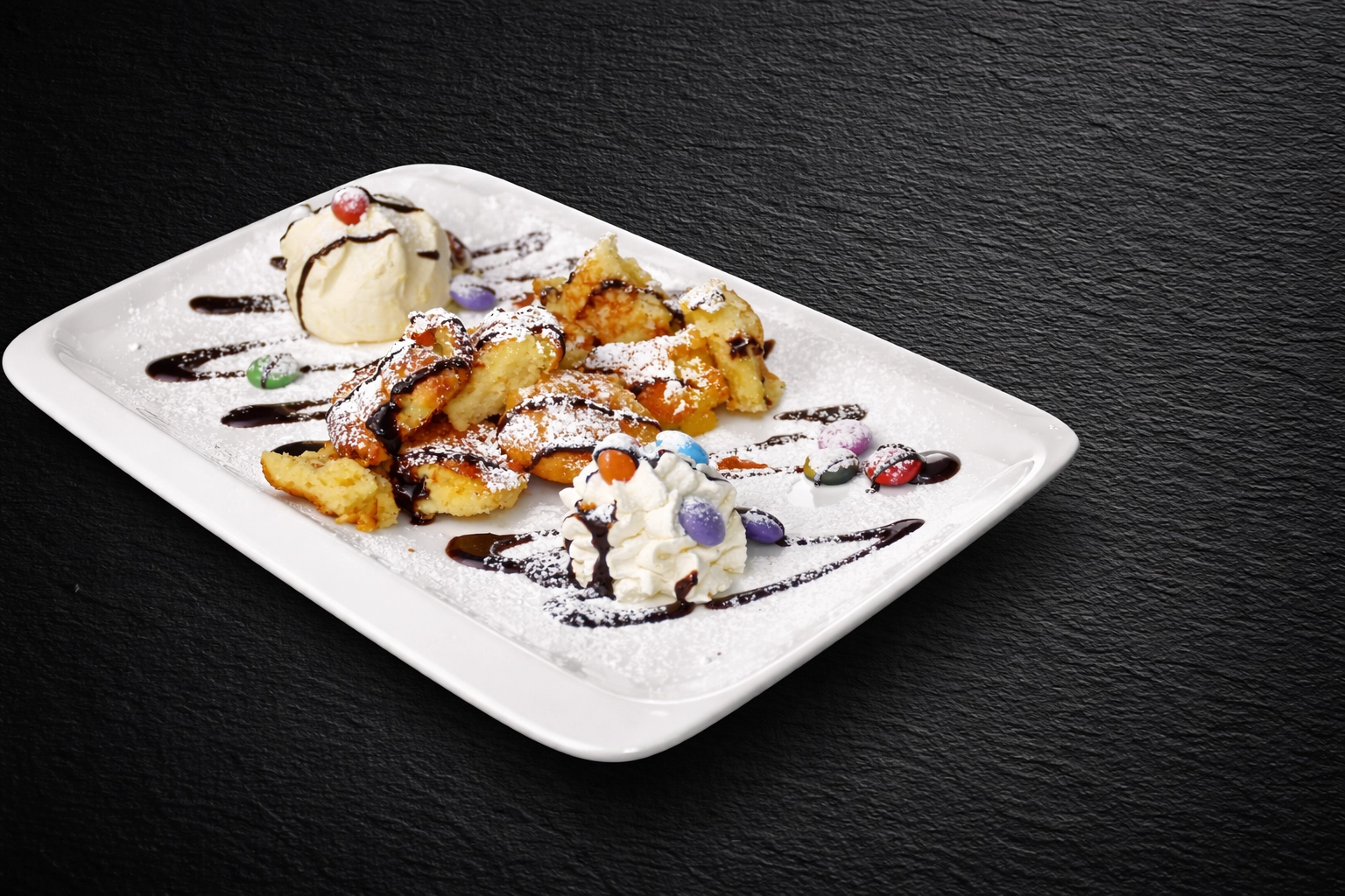 Kaiserschmarrn mit heißen Himbeeren